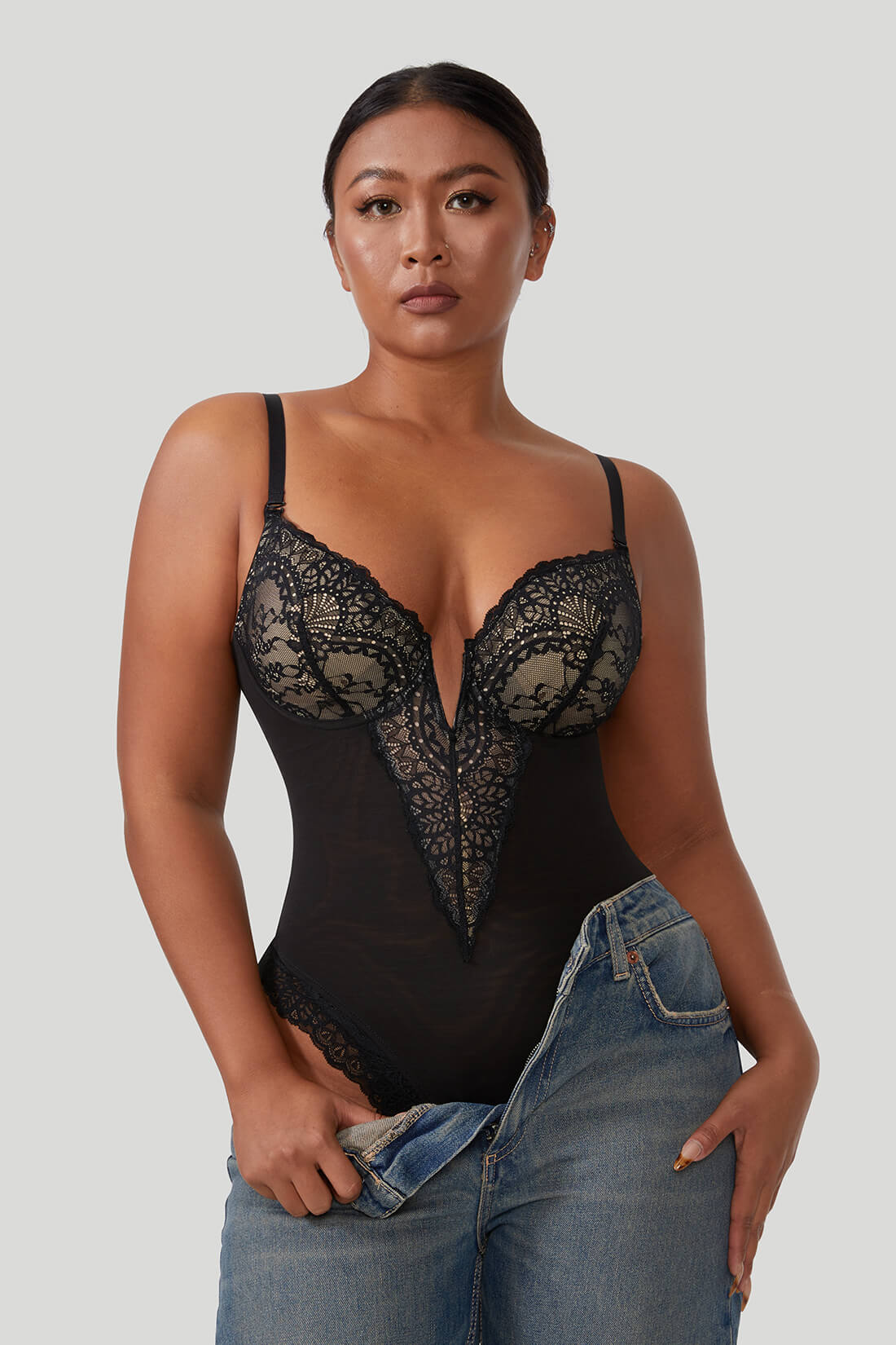 Bodysuit-Shapewear mit tiefem V-Ausschnitt aus Spitze