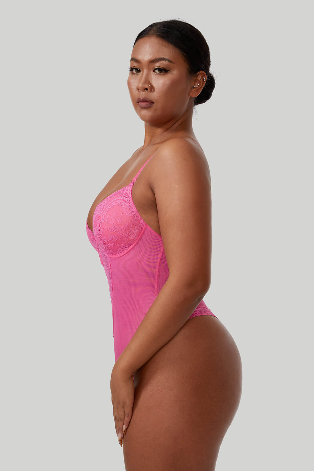 Bodysuit-Shapewear mit tiefem V-Ausschnitt aus Spitze