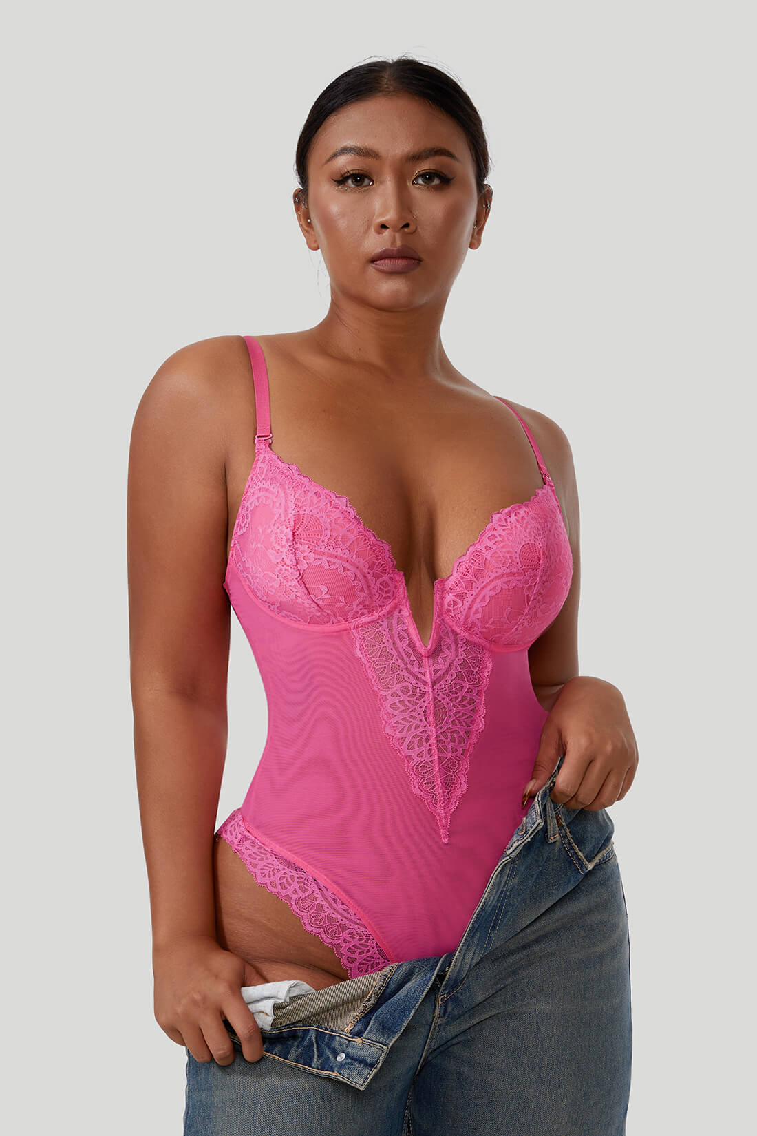 Bodysuit-Shapewear mit tiefem V-Ausschnitt aus Spitze