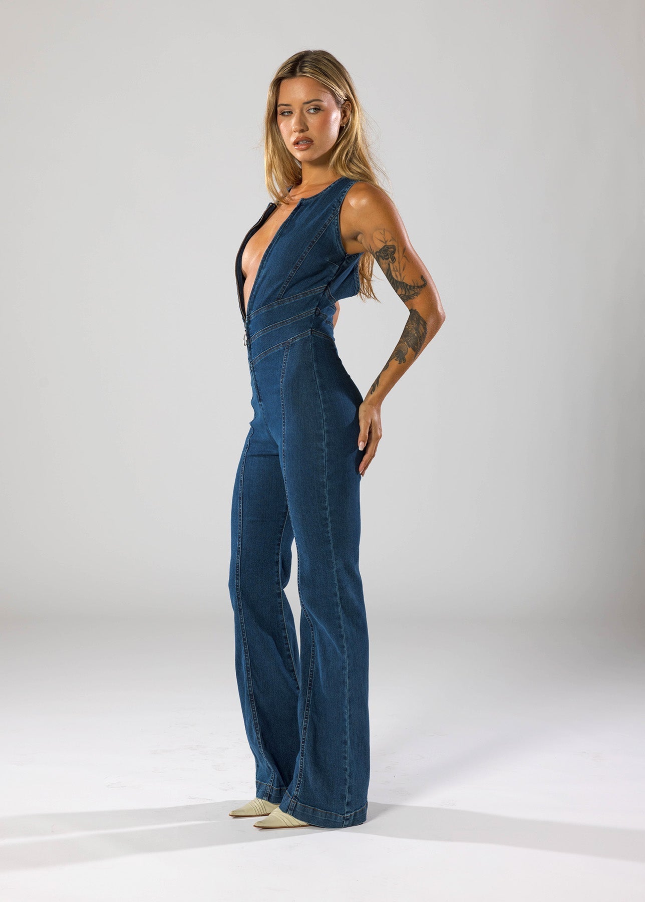 Jumpsuit im Denim-Look – Hollywood-Style für stilbewusste Frauen